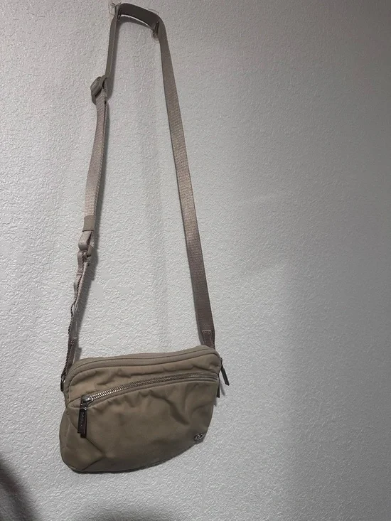 Lululemon Cross Body - Picture 2 of 5